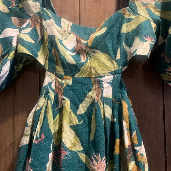 O.P.T. Evereve Few Moda tropical cutout resort dress - Picture 5 of 7